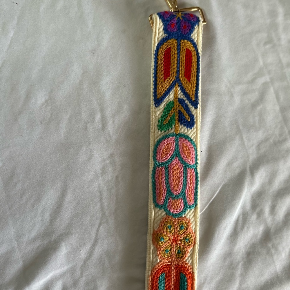 Source Unknown Multicolor Embroidered purse strap floral embroidery pattern - Picture 3 of 13
